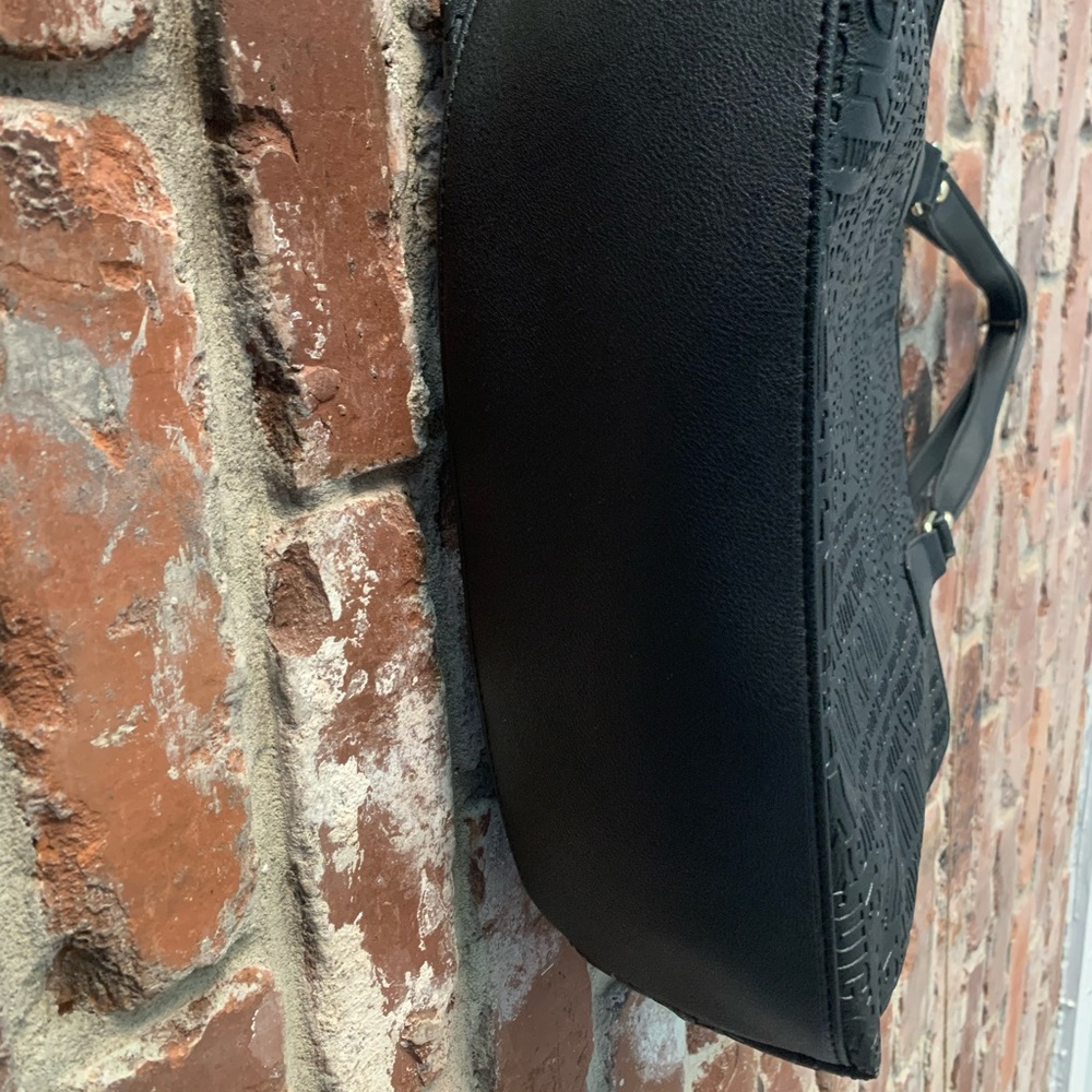 Juicy Couture Bag and Wristlet - Picture 8 of 14